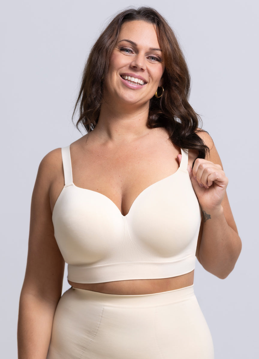 <div>Corine heeft cup 90D en draagt maat L+</div><span>